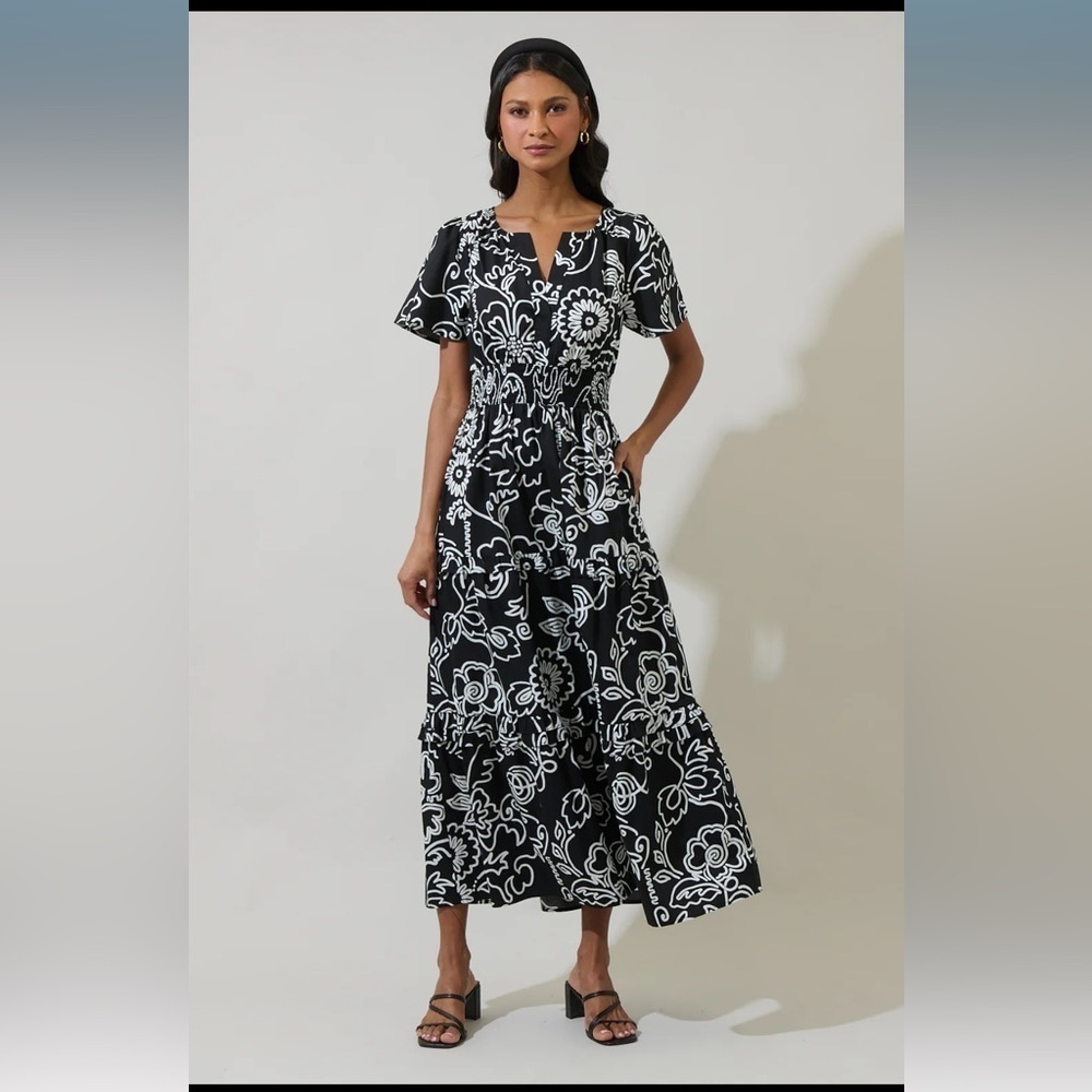 SugarLips Haylie Floral Palmer Tiered Maxi Dress Black White Multi